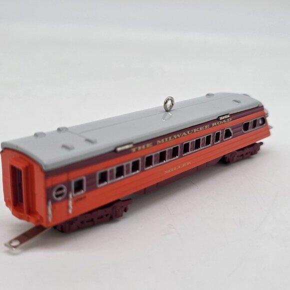 Hallmark Keepsake Lionel Hiawatha Observation Car Ornament 2002 Miniature Train - Picture 6 of 11